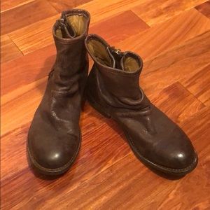 JOHN FLUEVOG brown leather ankle boots, size 7
